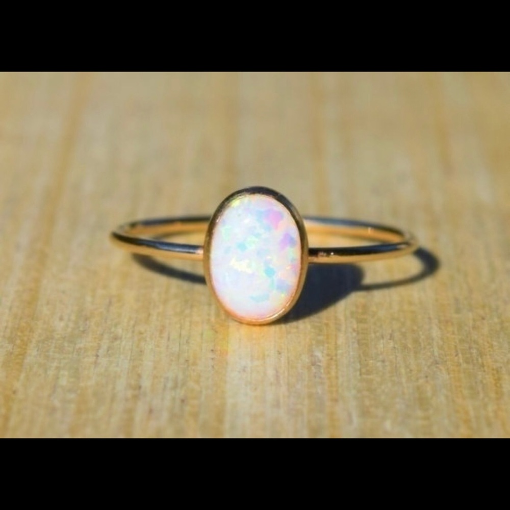 NWOT Gold Faux Opal Ring